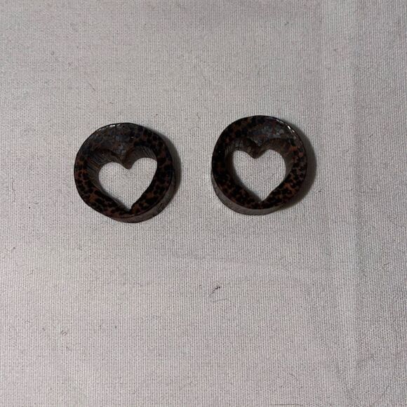 1/2 plugs  - Picture 1 of 3
